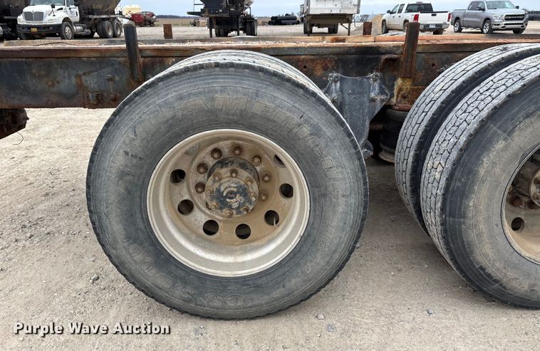 image for item DW7363 1996 Freightliner FLD120 truck cab and chassis