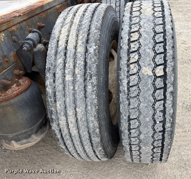 image for item DW7363 1996 Freightliner FLD120 truck cab and chassis