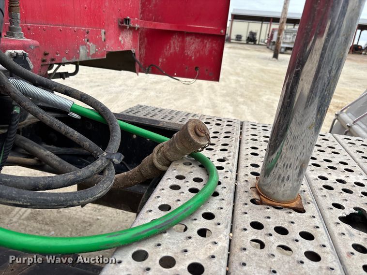 image for item DW7364 2001 Freightliner FLD120 semi truck