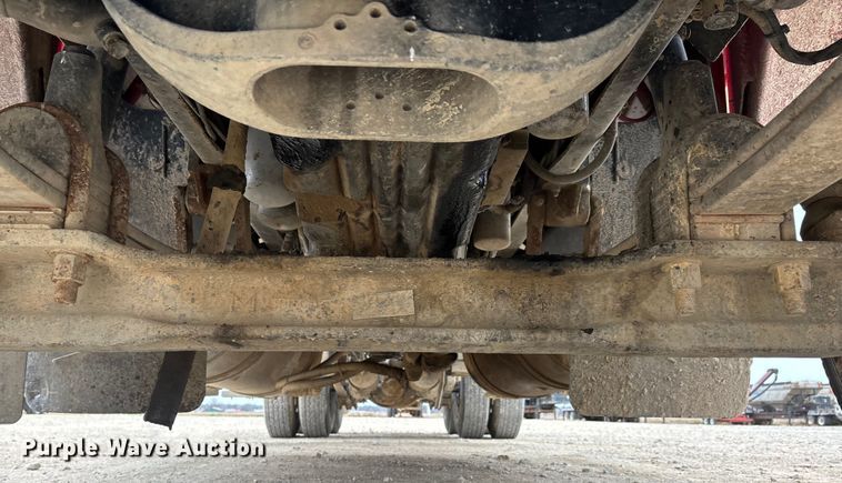 image for item DW7364 2001 Freightliner FLD120 semi truck