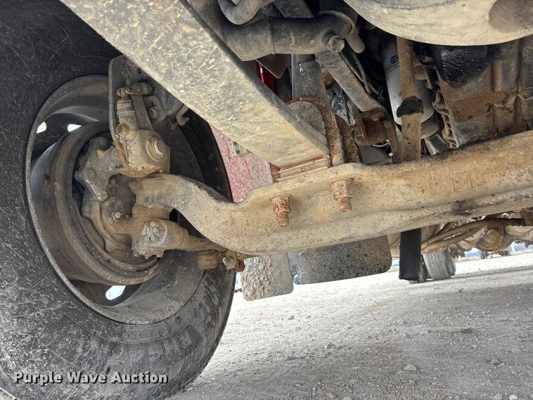 image for item DW7364 2001 Freightliner FLD120 semi truck