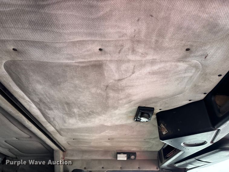 image for item DW7364 2001 Freightliner FLD120 semi truck