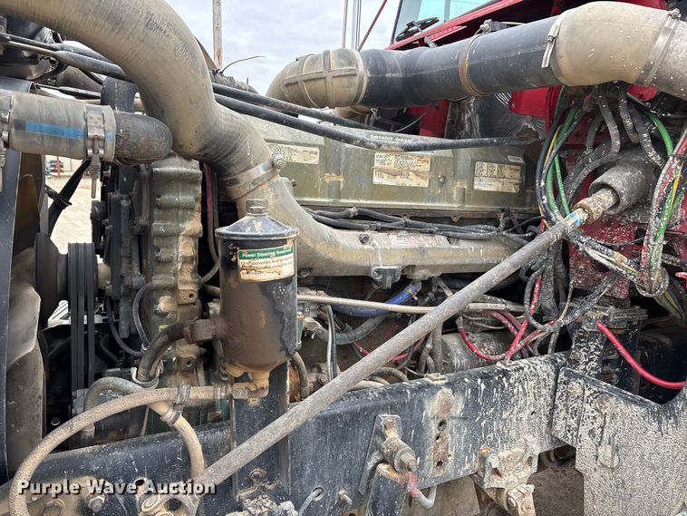 image for item DW7364 2001 Freightliner FLD120 semi truck