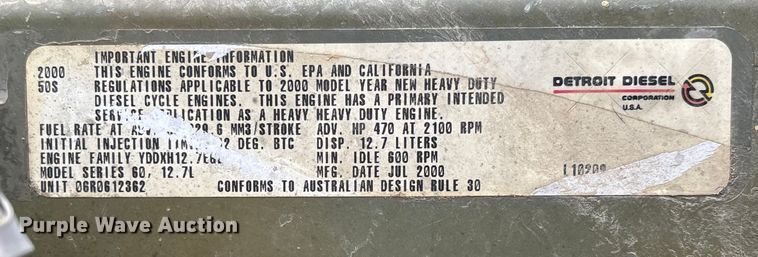 image for item DW7364 2001 Freightliner FLD120 semi truck