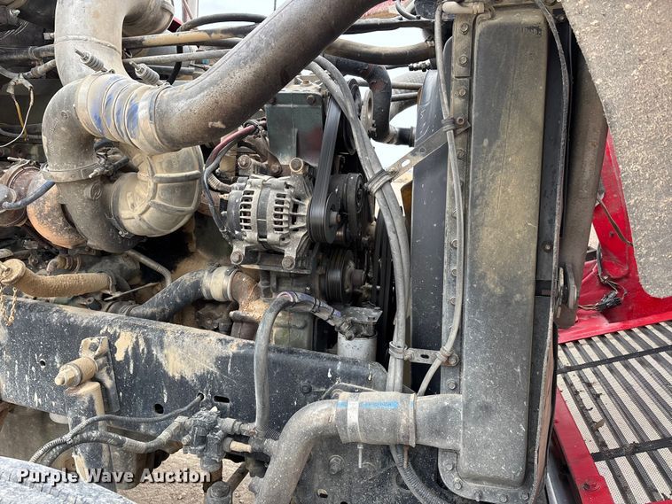 image for item DW7364 2001 Freightliner FLD120 semi truck