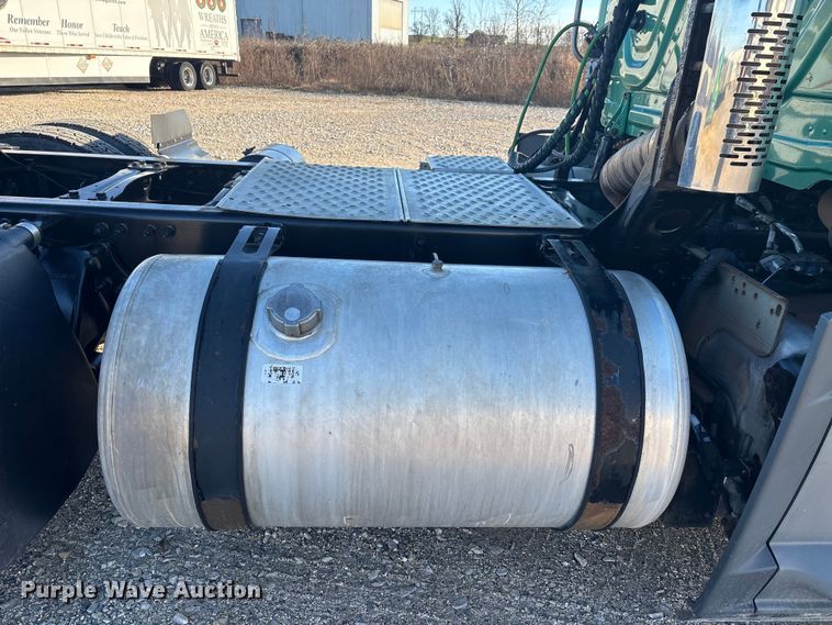 image for item DW7369 2019 Freightliner Cascadia 113 semi truck