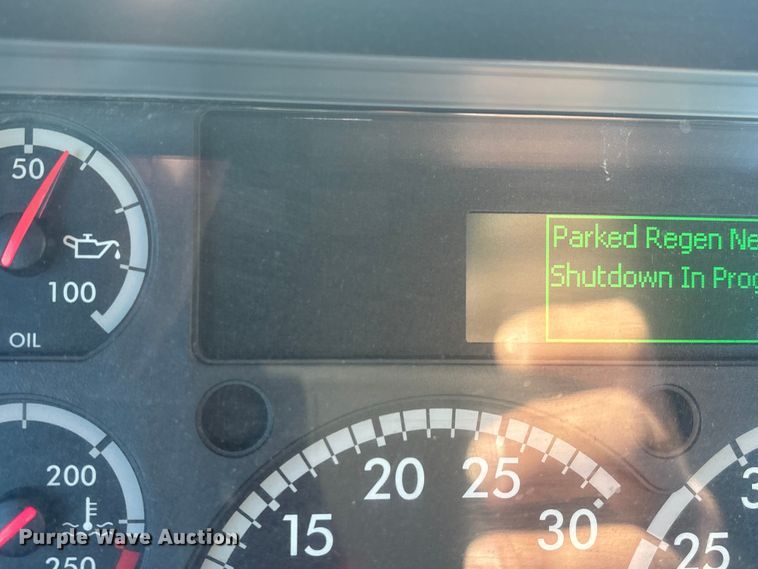 image for item DW7369 2019 Freightliner Cascadia 113 semi truck