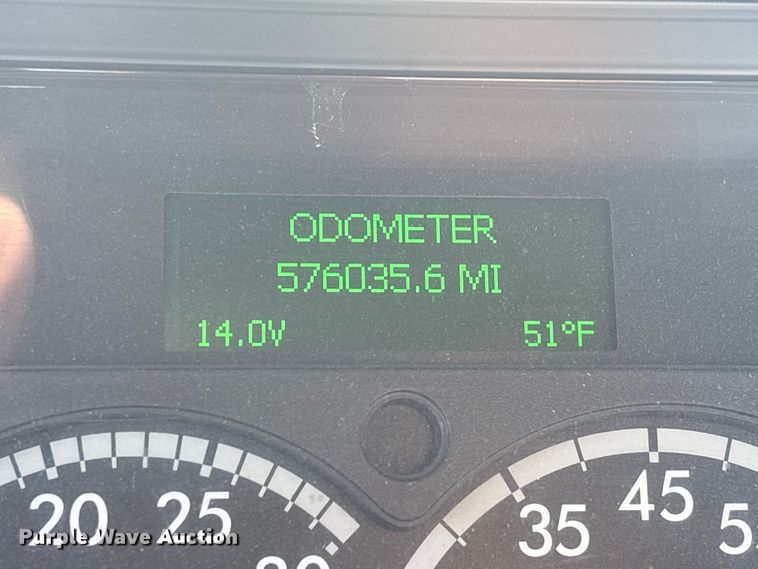 image for item DW7369 2019 Freightliner Cascadia 113 semi truck