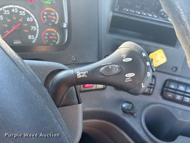 image for item DW7369 2019 Freightliner Cascadia 113 semi truck