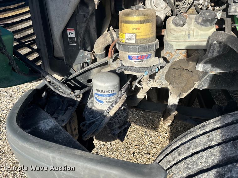 image for item DW7369 2019 Freightliner Cascadia 113 semi truck