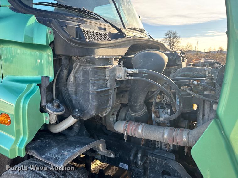 image for item DW7369 2019 Freightliner Cascadia 113 semi truck