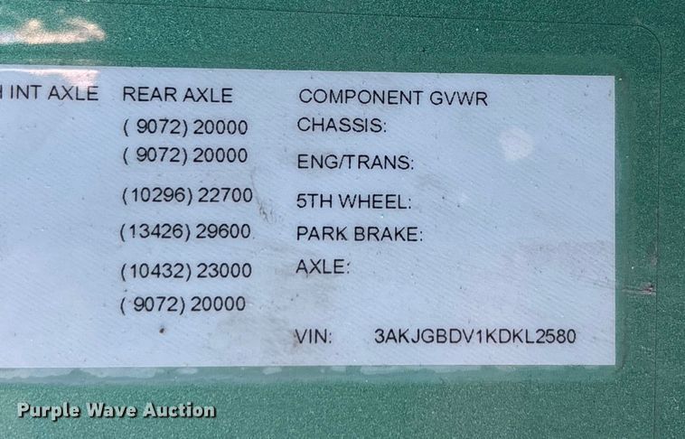 image for item DW7369 2019 Freightliner Cascadia 113 semi truck