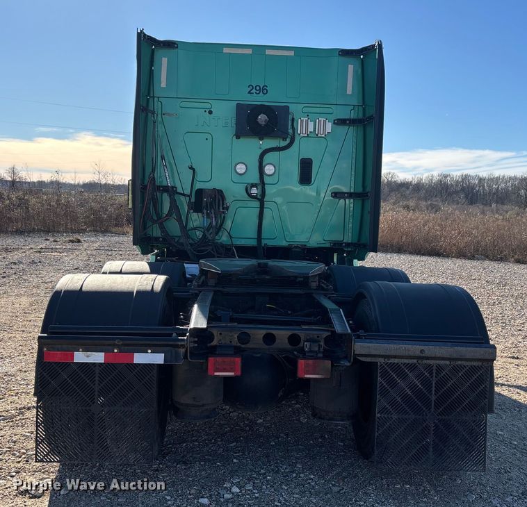 image for item DW7371 2022 International LT625 semi truck