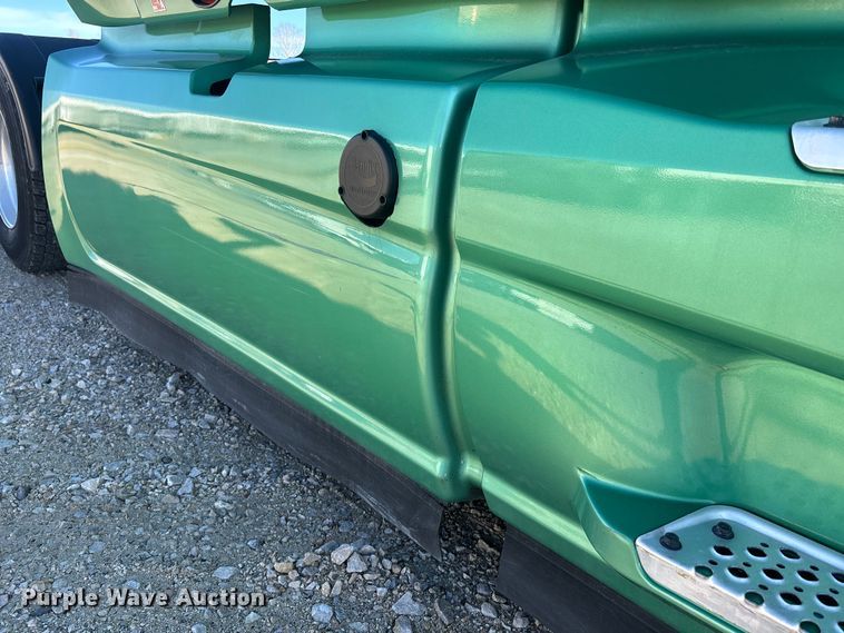 image for item DW7371 2022 International LT625 semi truck