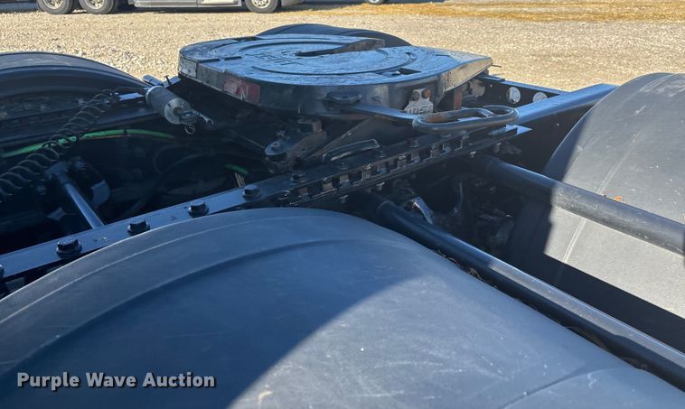 image for item DW7371 2022 International LT625 semi truck