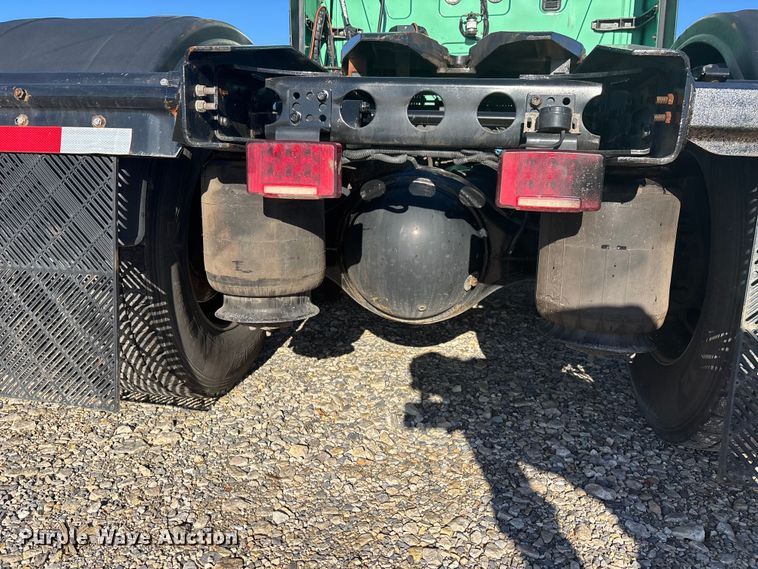 image for item DW7371 2022 International LT625 semi truck