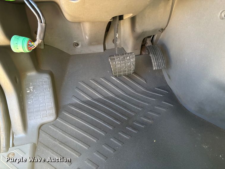 image for item DW7371 2022 International LT625 semi truck