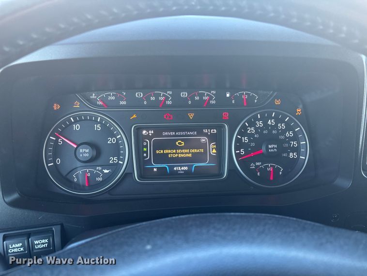 image for item DW7371 2022 International LT625 semi truck