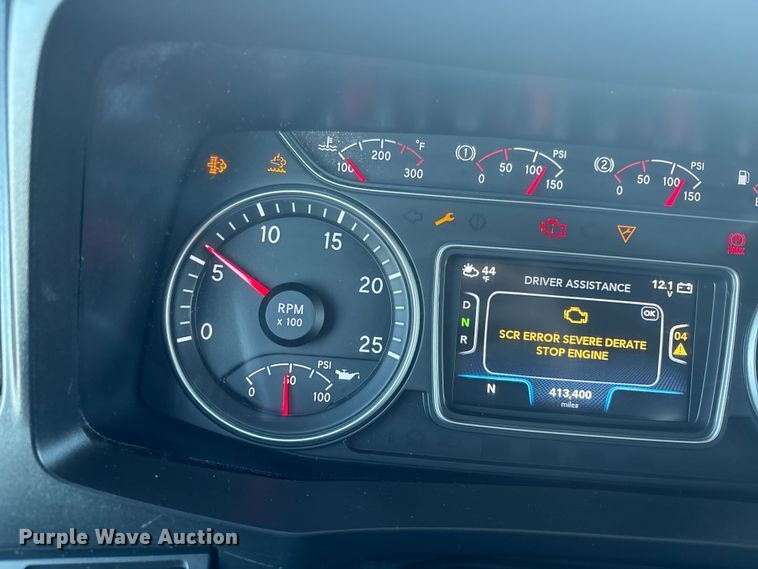 image for item DW7371 2022 International LT625 semi truck