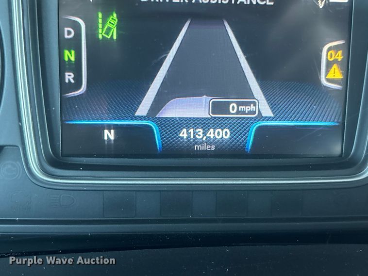 image for item DW7371 2022 International LT625 semi truck