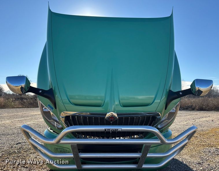 image for item DW7371 2022 International LT625 semi truck