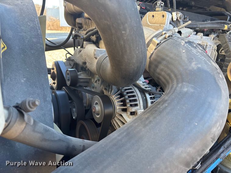 image for item DW7371 2022 International LT625 semi truck