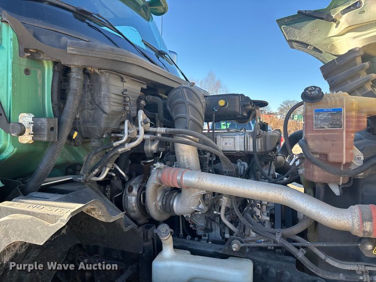 image for item DW7371 2022 International LT625 semi truck