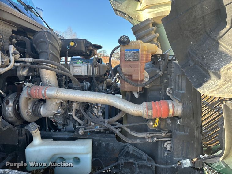 image for item DW7371 2022 International LT625 semi truck