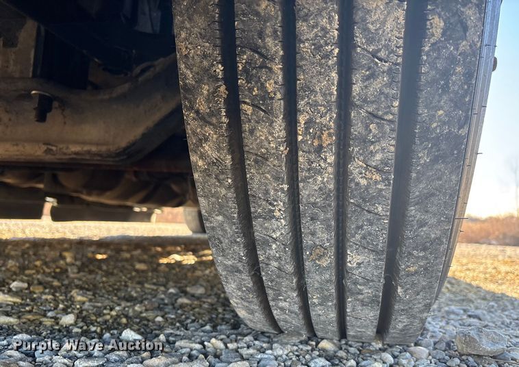 image for item DW7371 2022 International LT625 semi truck