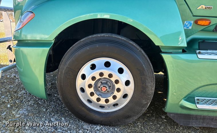 image for item DW7371 2022 International LT625 semi truck