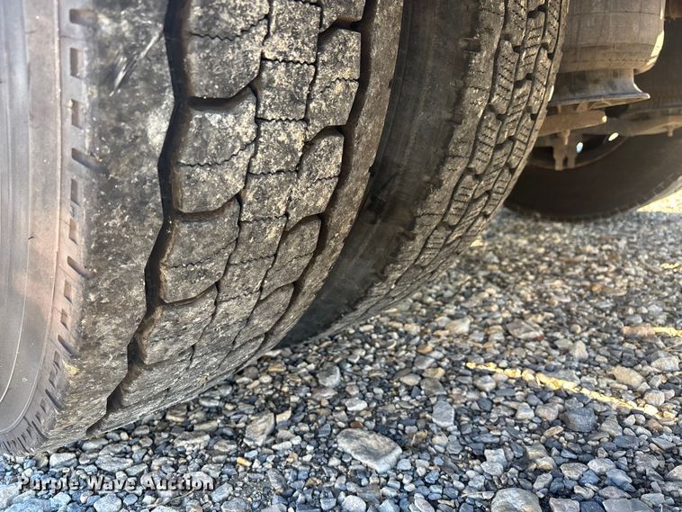 image for item DW7371 2022 International LT625 semi truck