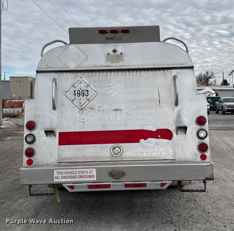 image for item EA2205 2002 Freightliner FL70 fuel truck