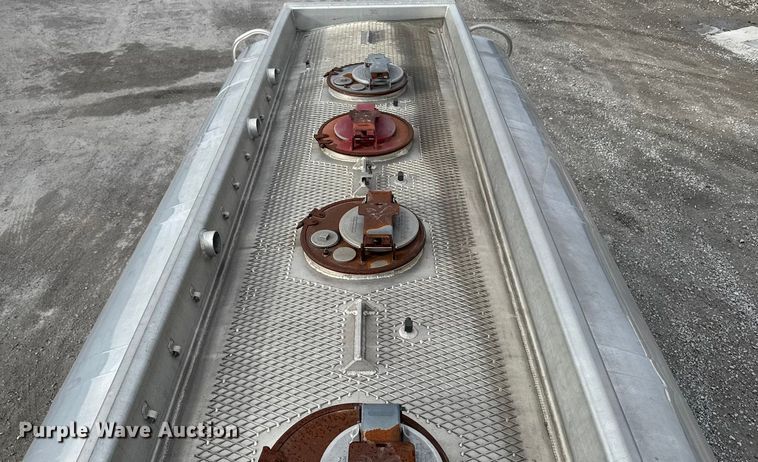 image for item EA2205 2002 Freightliner FL70 fuel truck