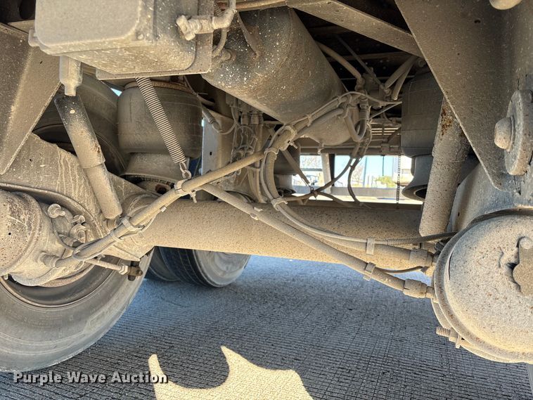 image for item EA7131 2016 Utility VS2RA refrigerated van trailer