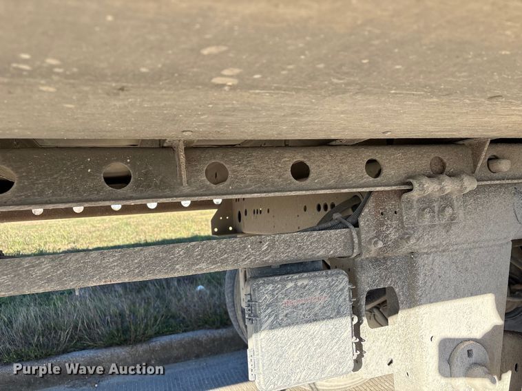 image for item EA7132 2016 Utility VS2RA refrigerated van trailer