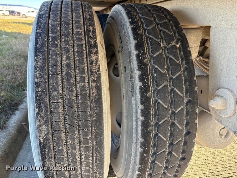 image for item EA7132 2016 Utility VS2RA refrigerated van trailer