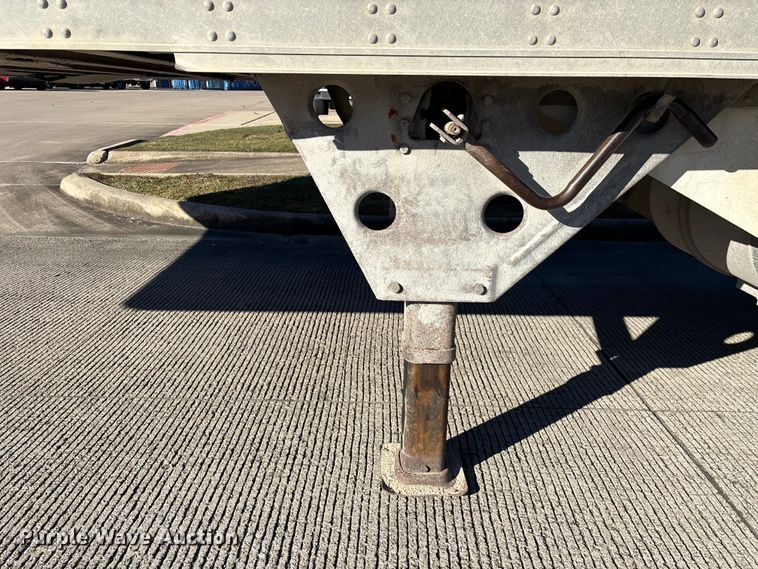 image for item EA7134 2013 Utility VS2RA refrigerated van trailer