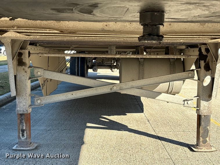 image for item EA7134 2013 Utility VS2RA refrigerated van trailer