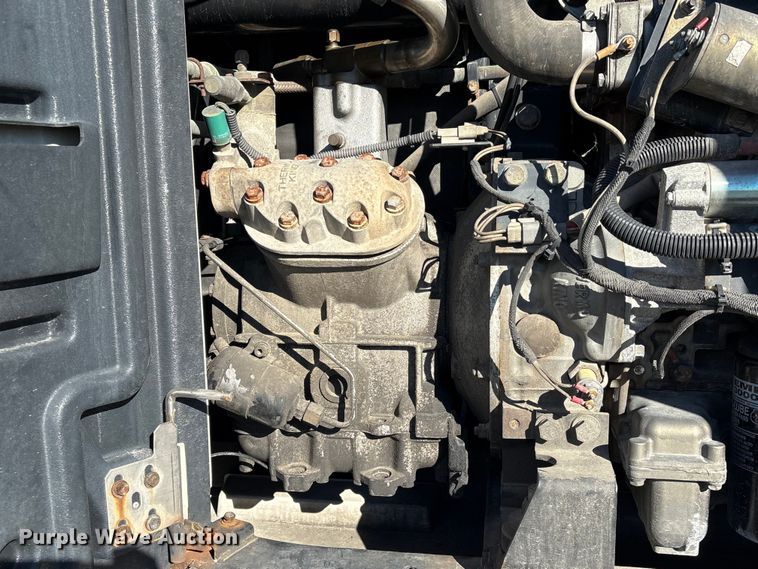 image for item EA7134 2013 Utility VS2RA refrigerated van trailer