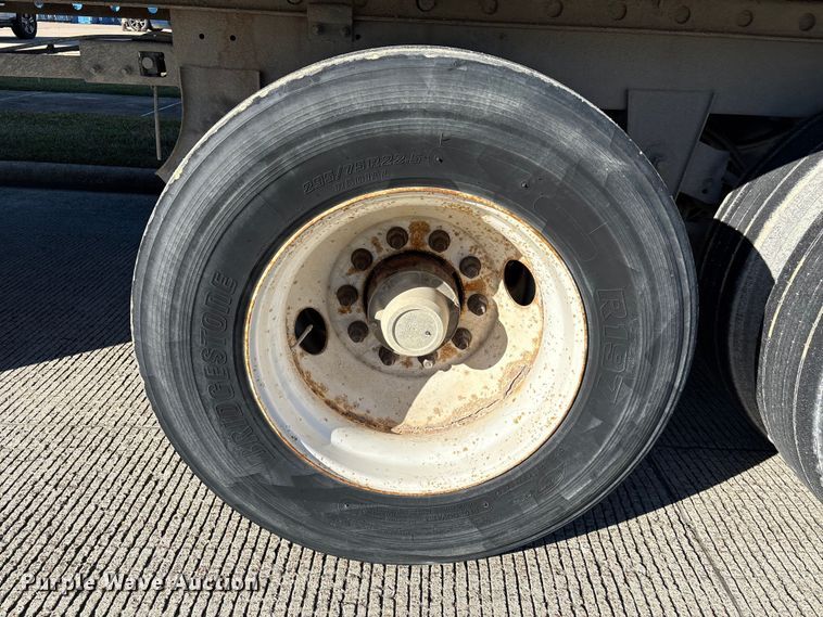 image for item EA7134 2013 Utility VS2RA refrigerated van trailer