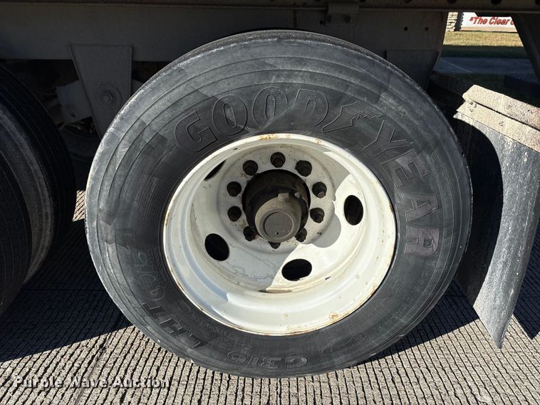 image for item EA7134 2013 Utility VS2RA refrigerated van trailer