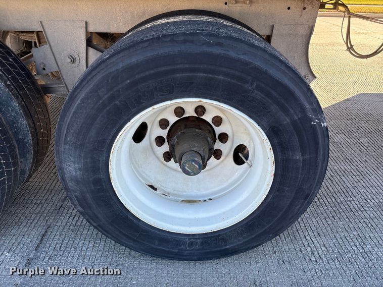 image for item EA7134 2013 Utility VS2RA refrigerated van trailer