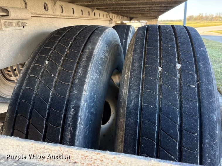 image for item EA7134 2013 Utility VS2RA refrigerated van trailer