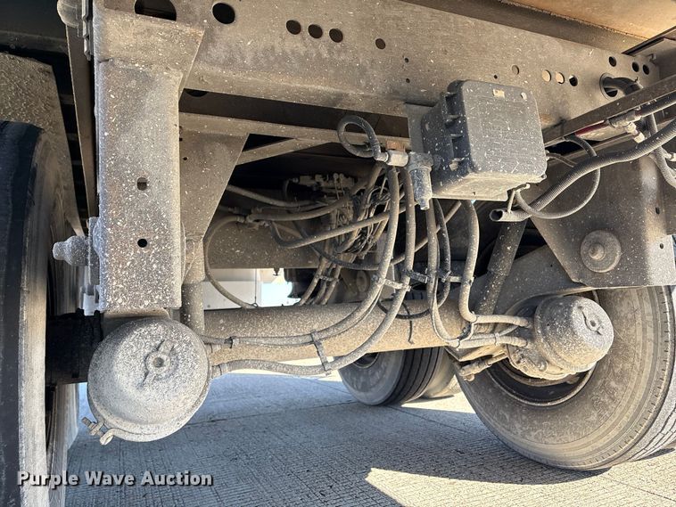 image for item EA7135 2016 Hyundai VR2530152-AS refrigerated van trailer