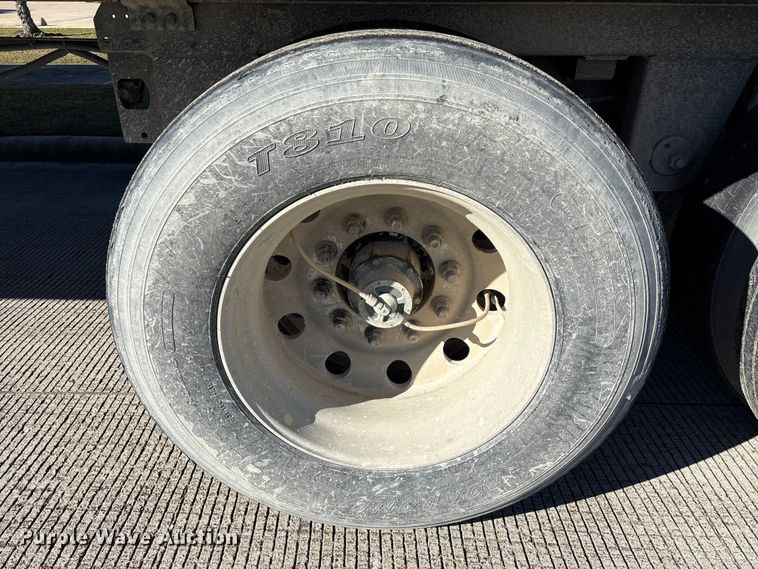 image for item EA7135 2016 Hyundai VR2530152-AS refrigerated van trailer