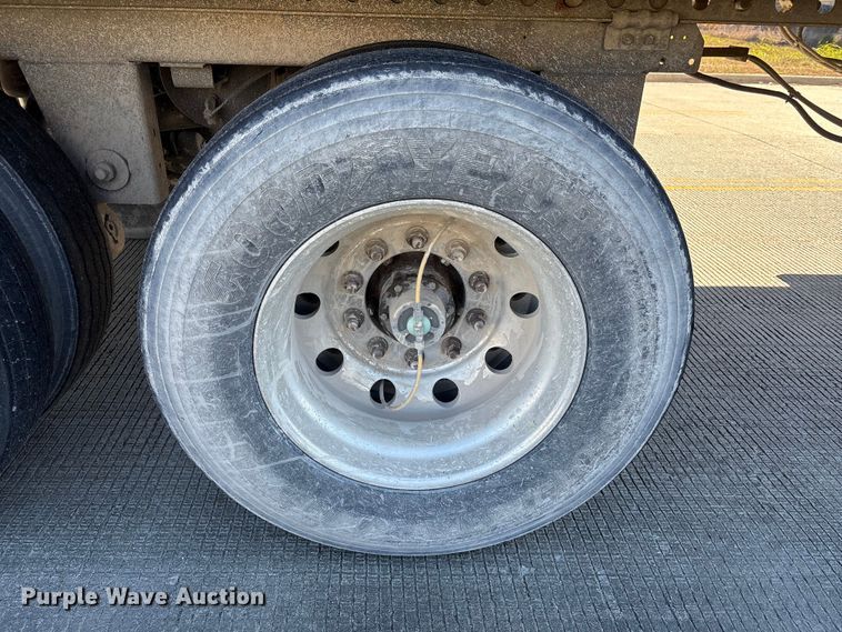 image for item EA7135 2016 Hyundai VR2530152-AS refrigerated van trailer