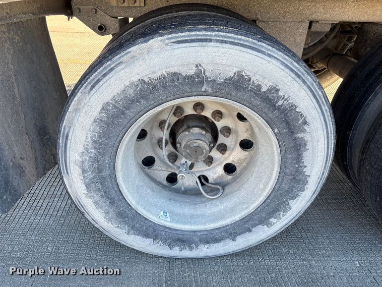 image for item EA7135 2016 Hyundai VR2530152-AS refrigerated van trailer