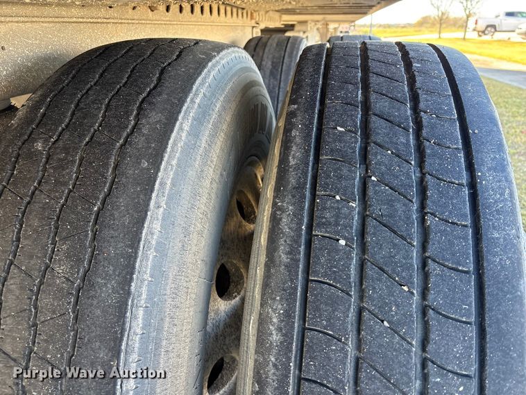 image for item EA7135 2016 Hyundai VR2530152-AS refrigerated van trailer