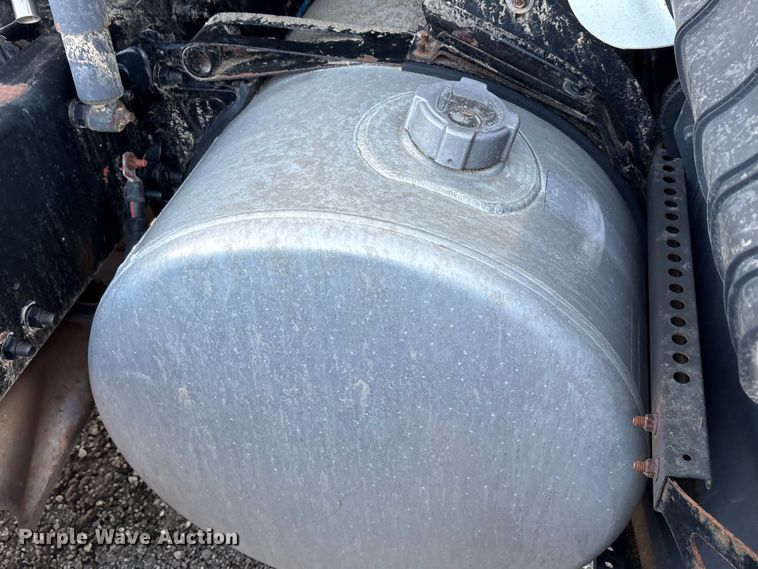 image for item EA7826 2016 Freightliner Cascadia 125 semi truck