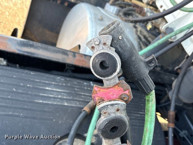 image for item EA7826 2016 Freightliner Cascadia 125 semi truck